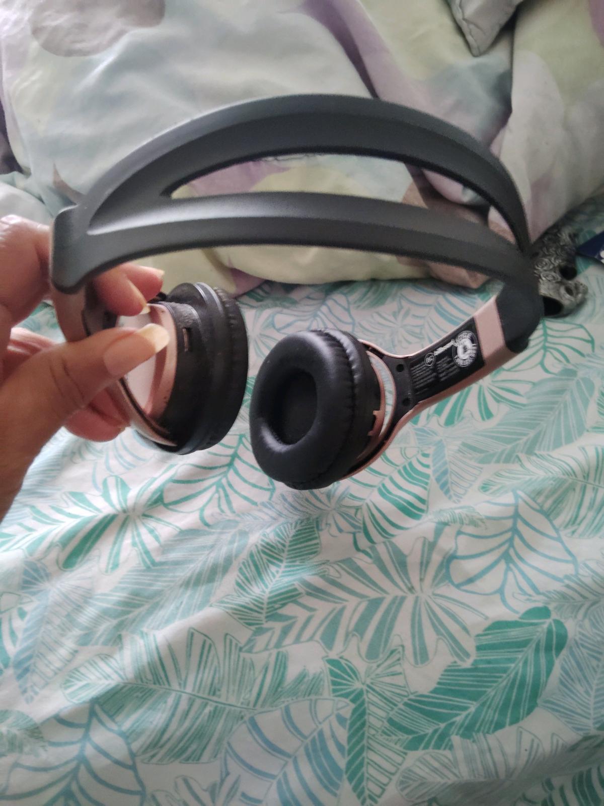 Rose color Bluetooth headphones