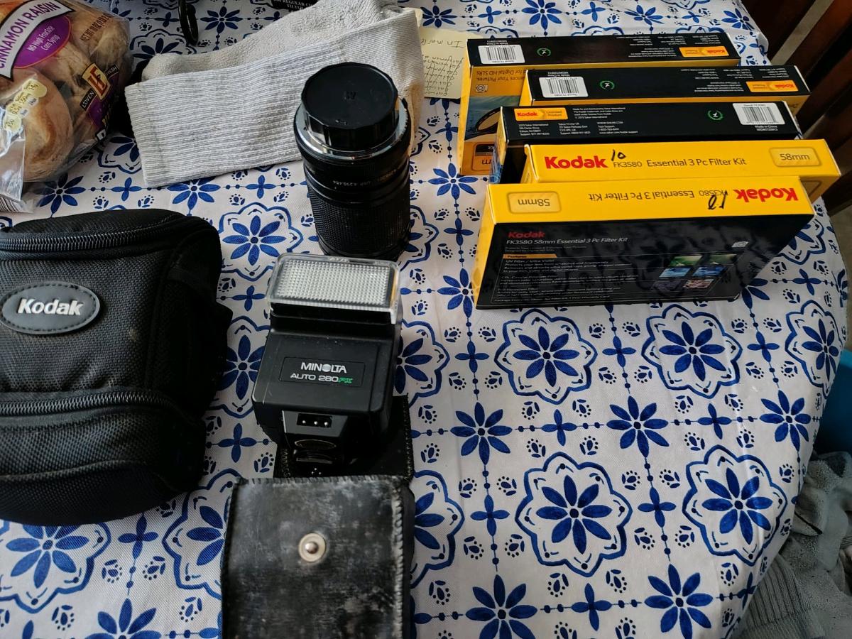 selling camera equipment they have cases