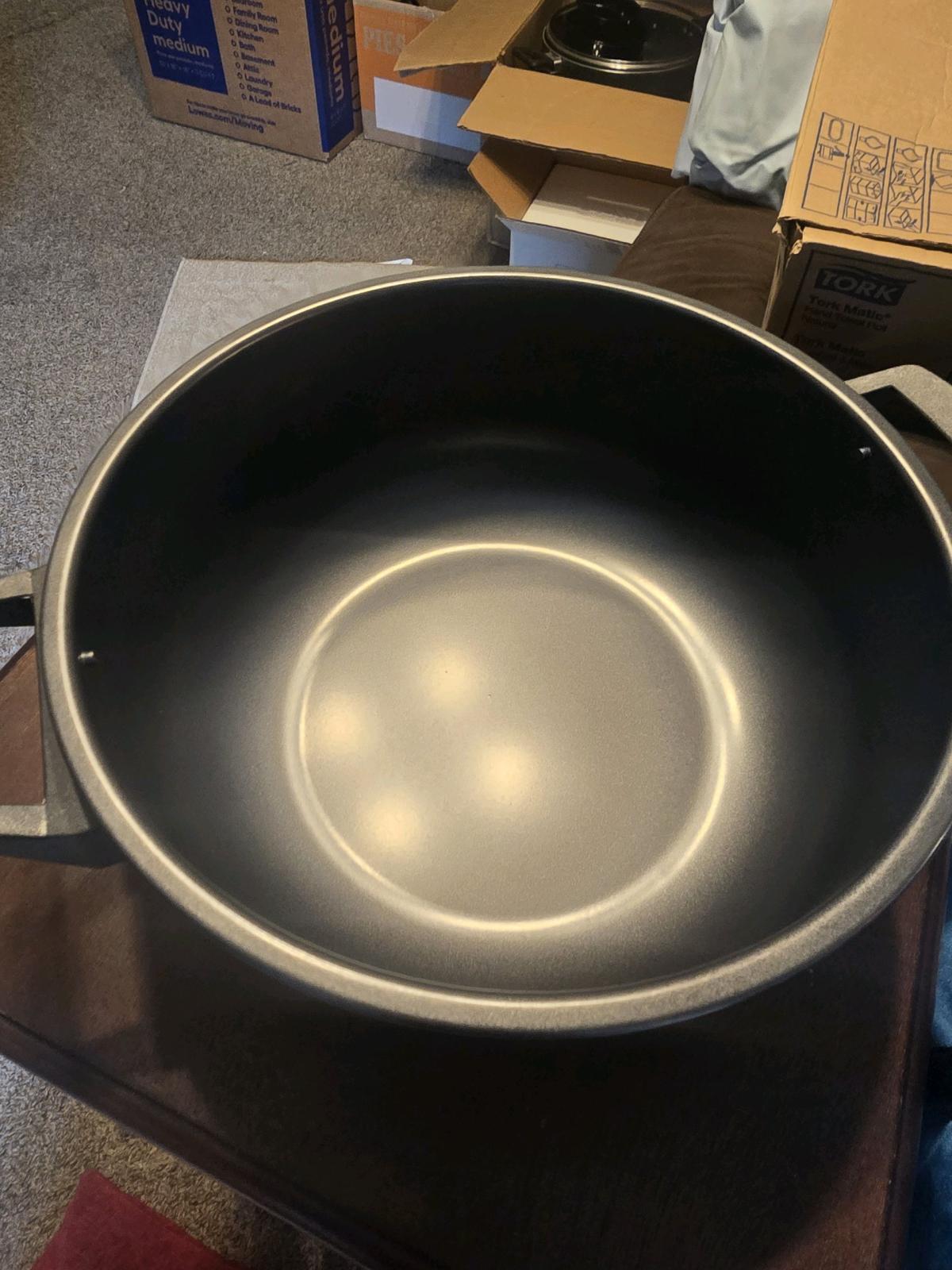 Brand New Nonstick Stock  Pasta Pot with Locking Strainer Li