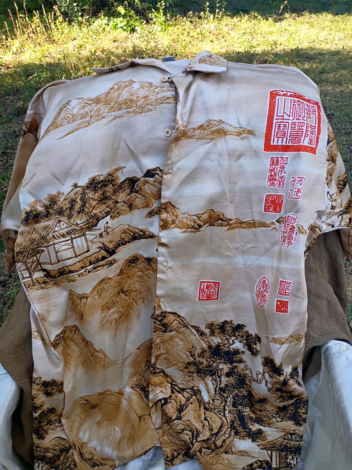 A Nice mens Button Down Short Sleeve Top