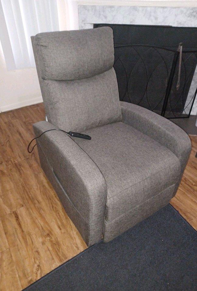 Self Reclining Massaging Chair