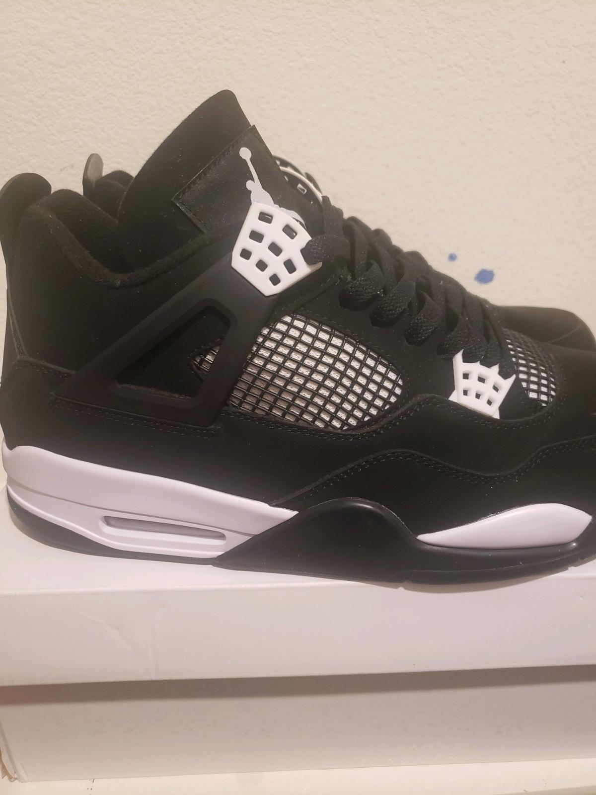 Air Jordan 4 Retro
