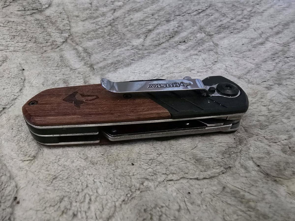 Husky knife navajas