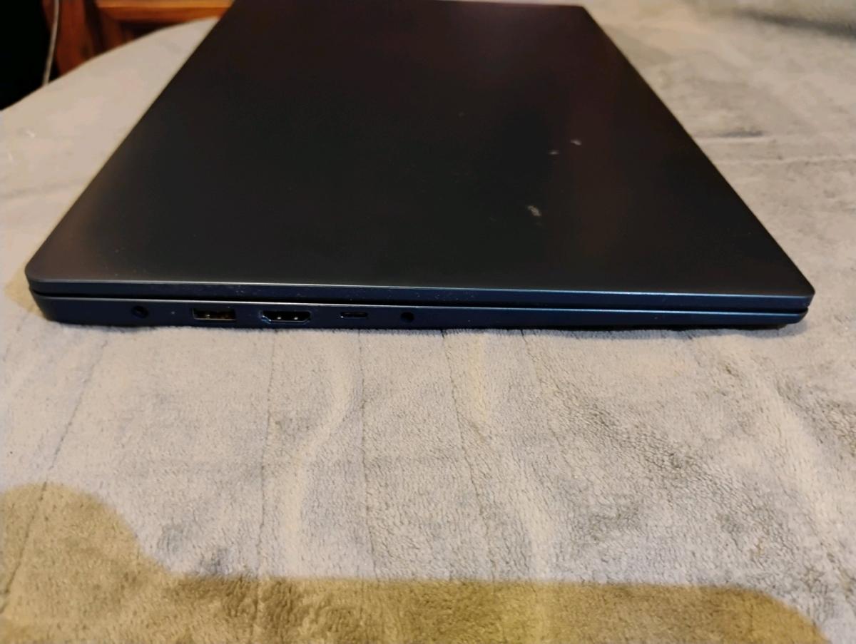 levelon lap top barely used and fresh out of the box ready