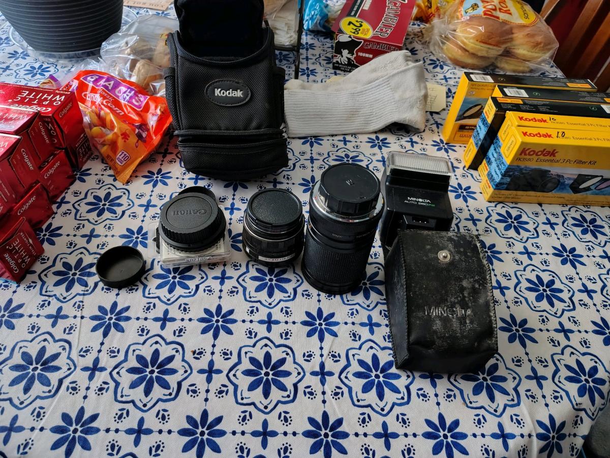 selling camera equipment they have cases