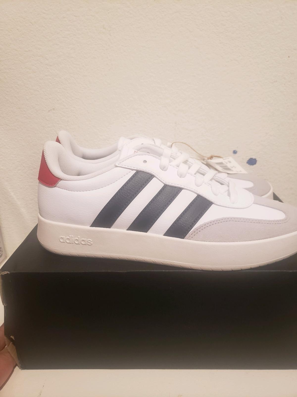 Adidas Barreda Size 9