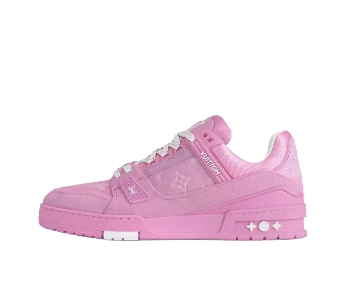 Looking for bulk buyers for shoes Contac