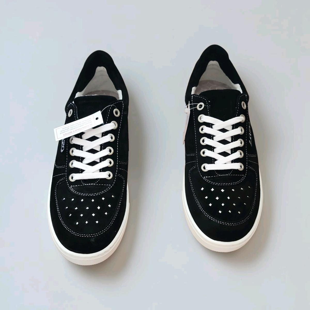 NWT Unisex Lazo Hypernova Suede LowTop Sneakers Black