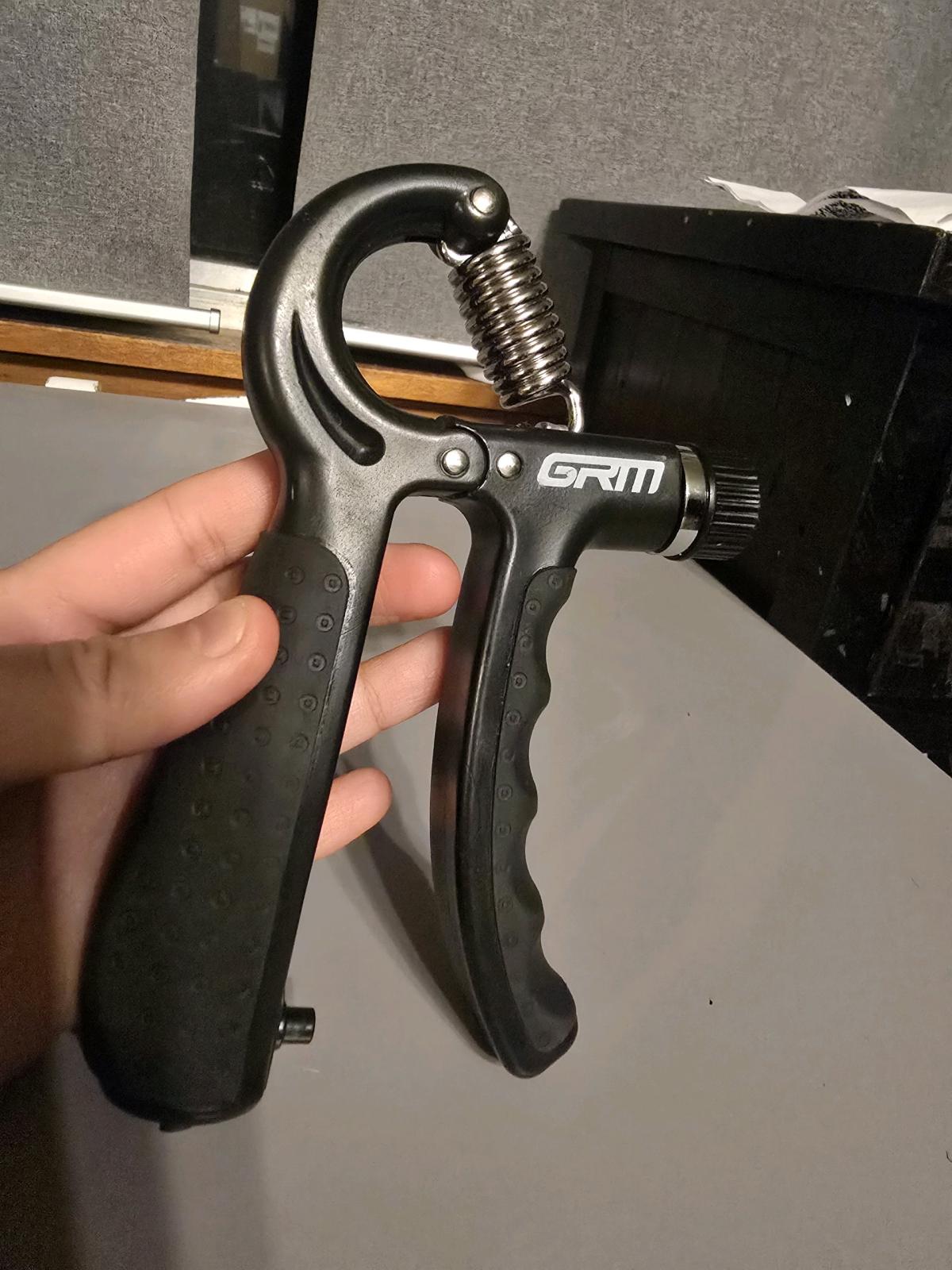 GRM Adjustable Hand Grip Strengthener 11132 lbs  Great Condi