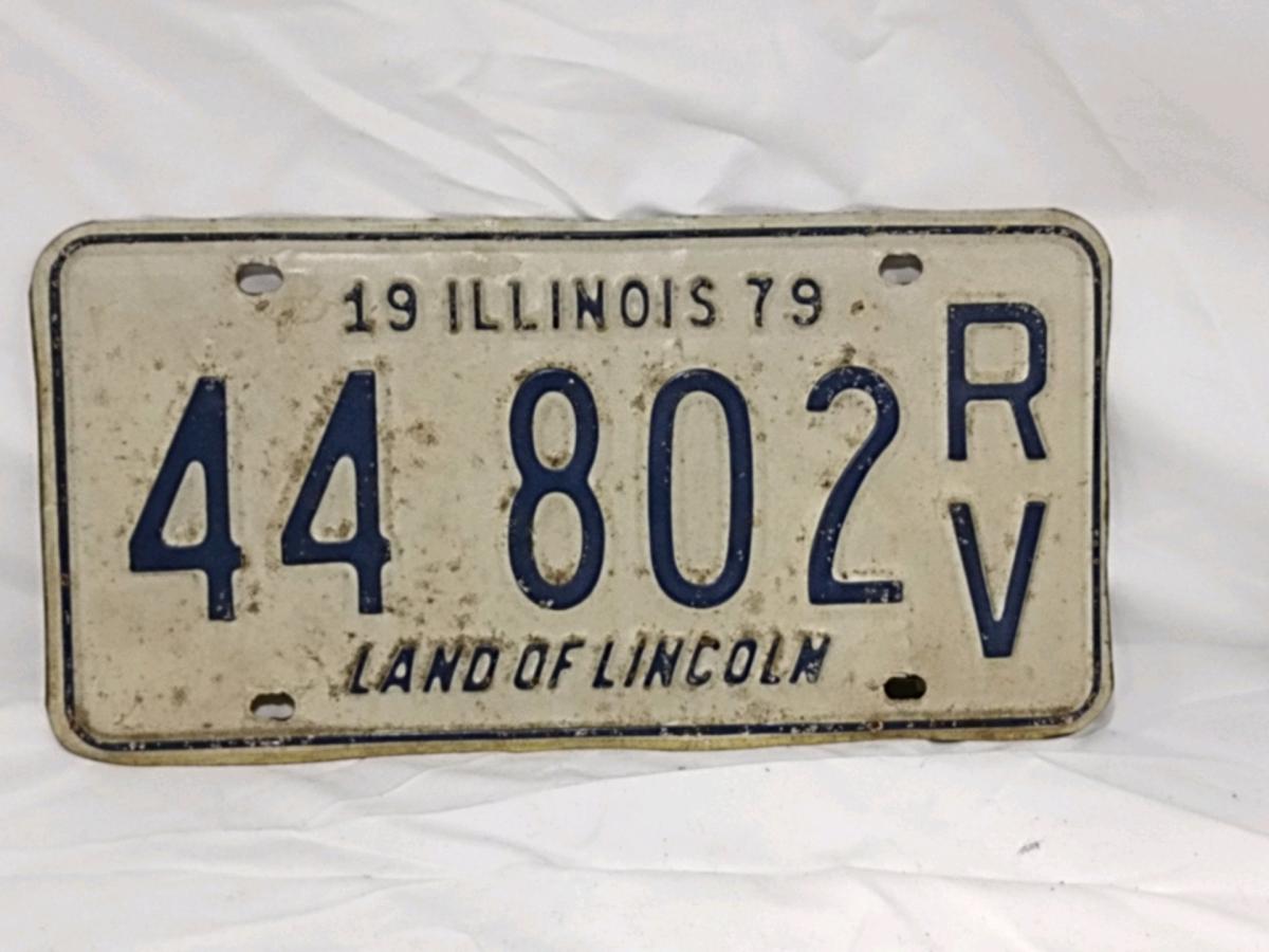VARIOUS VINTAGE STATE LICENSE PLATES