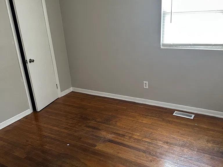 3 Beds 1 Bath House For Rent