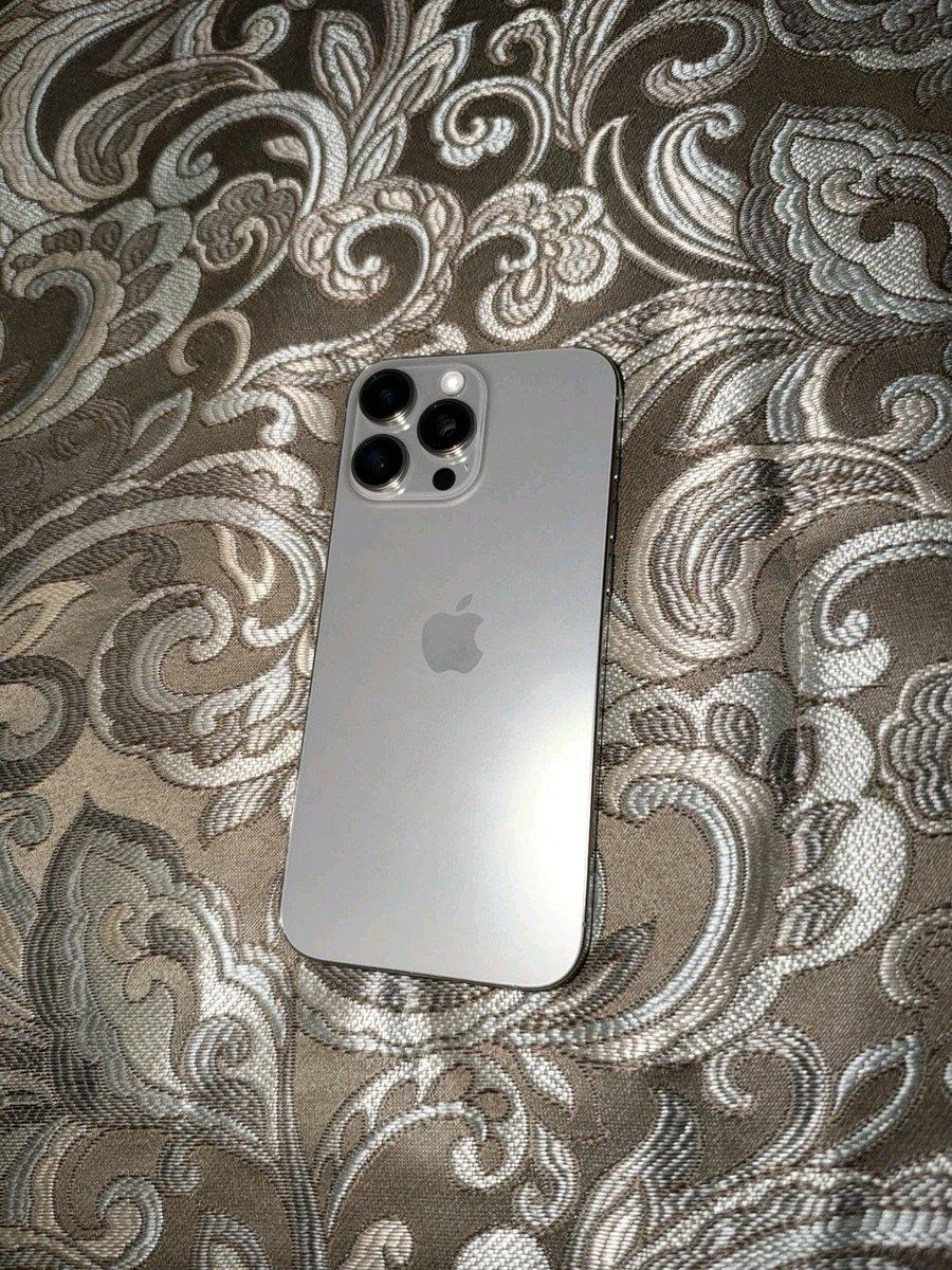 Apple iPhone 16 Pro Max 256GB Unlocked Silver
