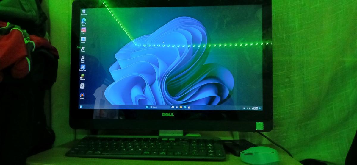 Dell Windows 11 pro desktop