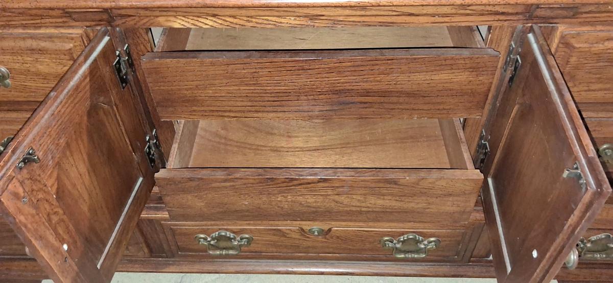 Gorgeous Vintage Dixie Oak 3 piece Dresser set