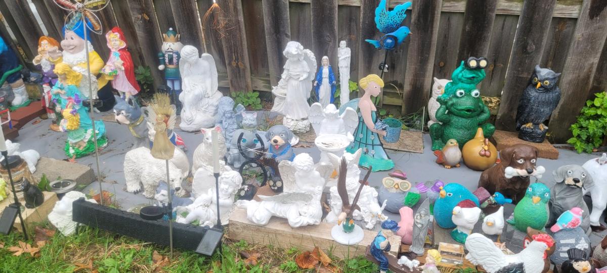 a bunch of different  garden decoration statues prices vary