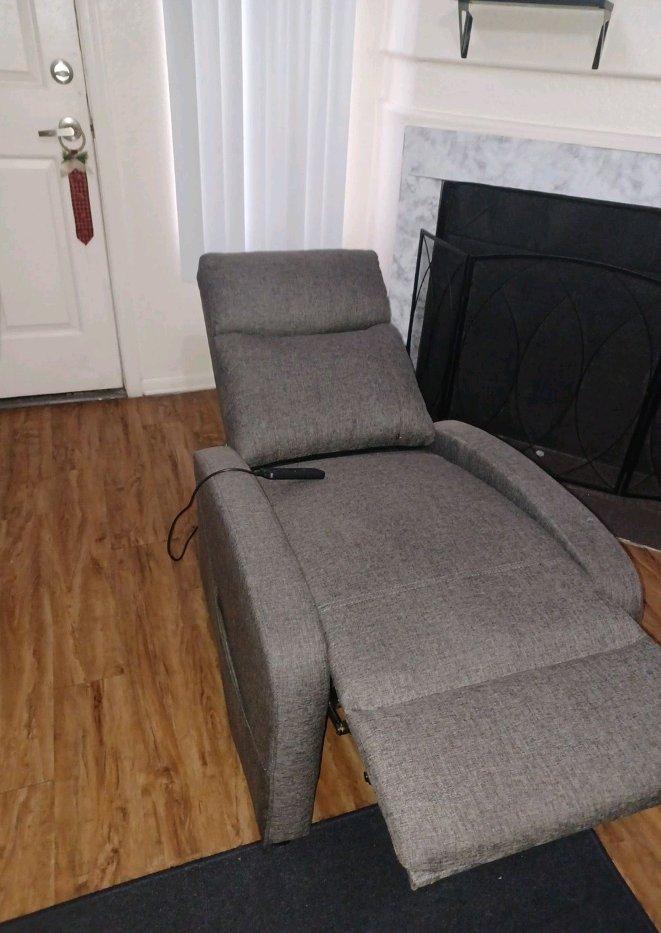 Self Reclining Massaging Chair