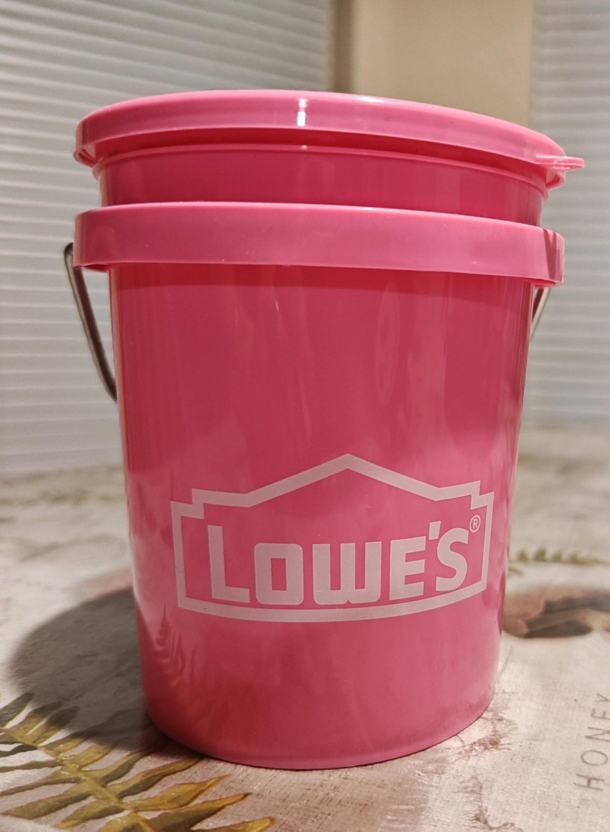 bucket mini tote and 3 mini pallets