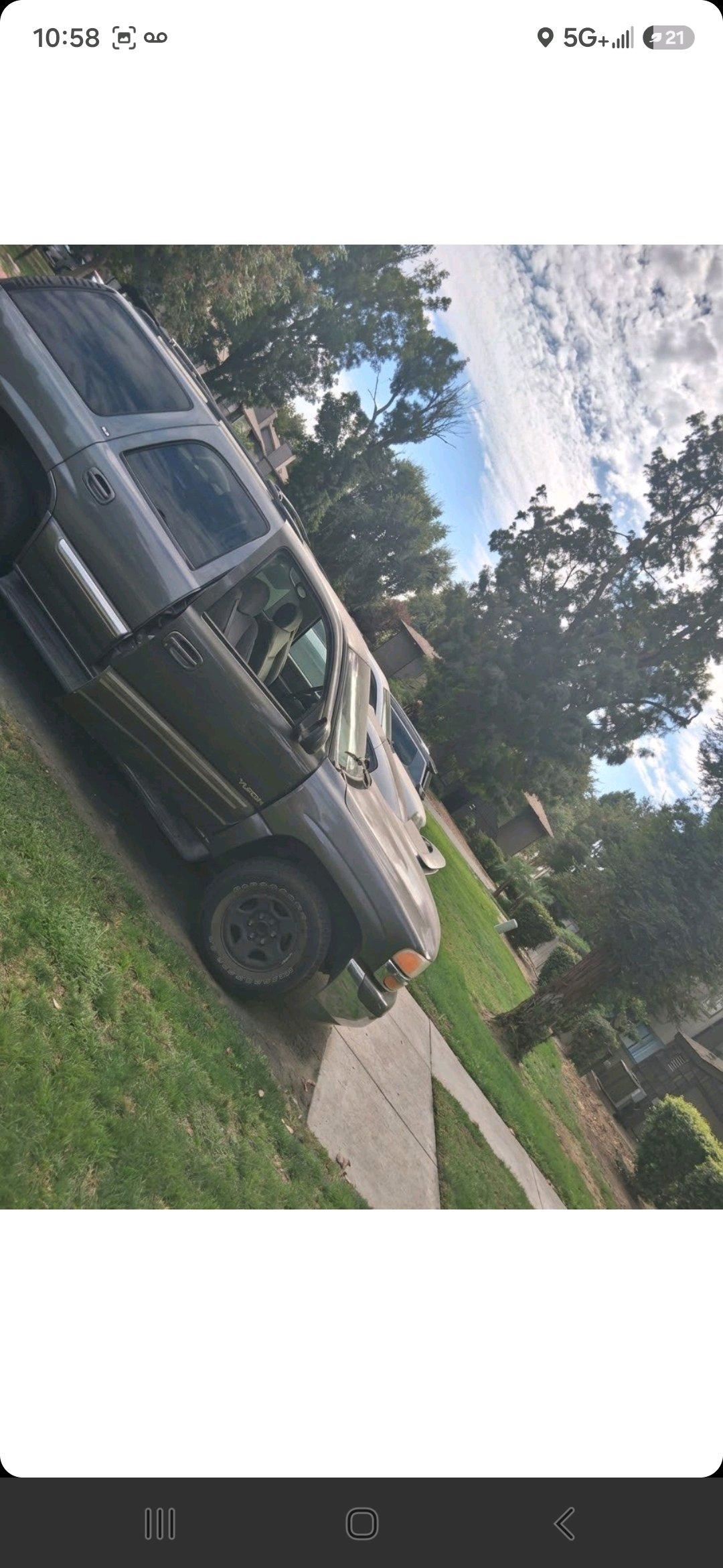 GMC Yukon 2002 8 SEATS runs and drives