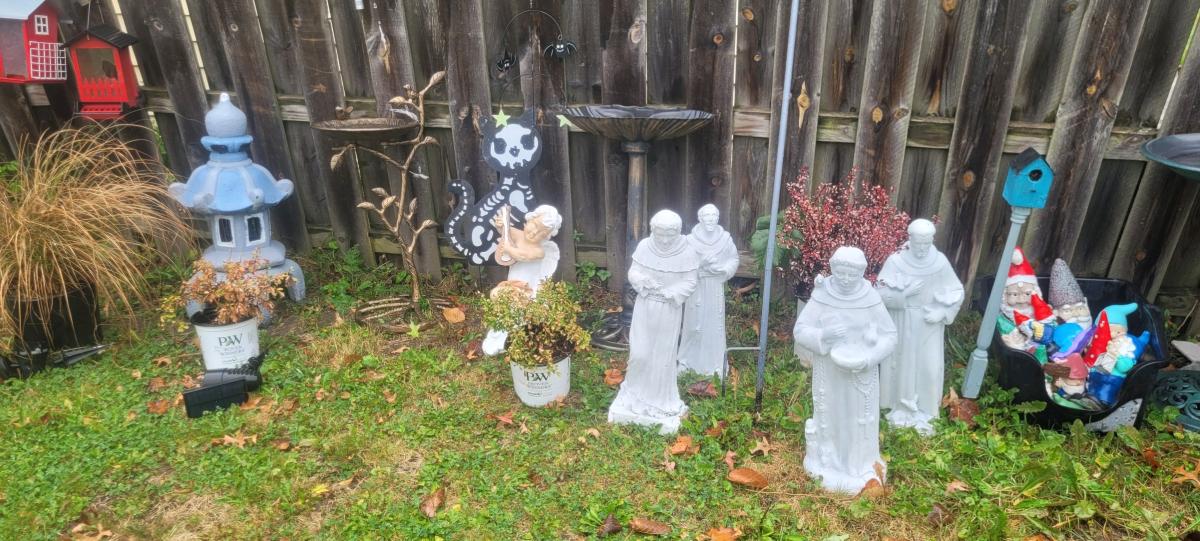 a bunch of different  garden decoration statues prices vary