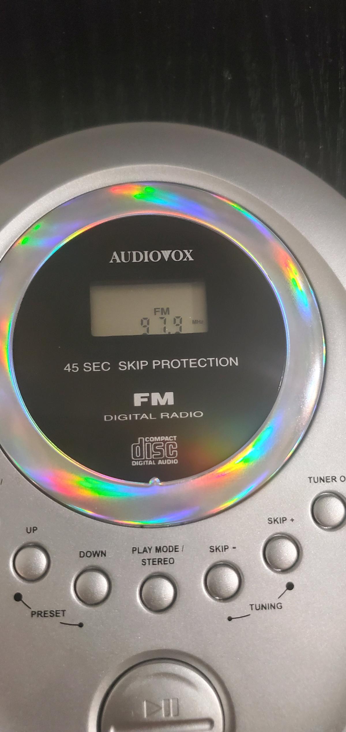 Audiovox DM821045 Portable CD Player