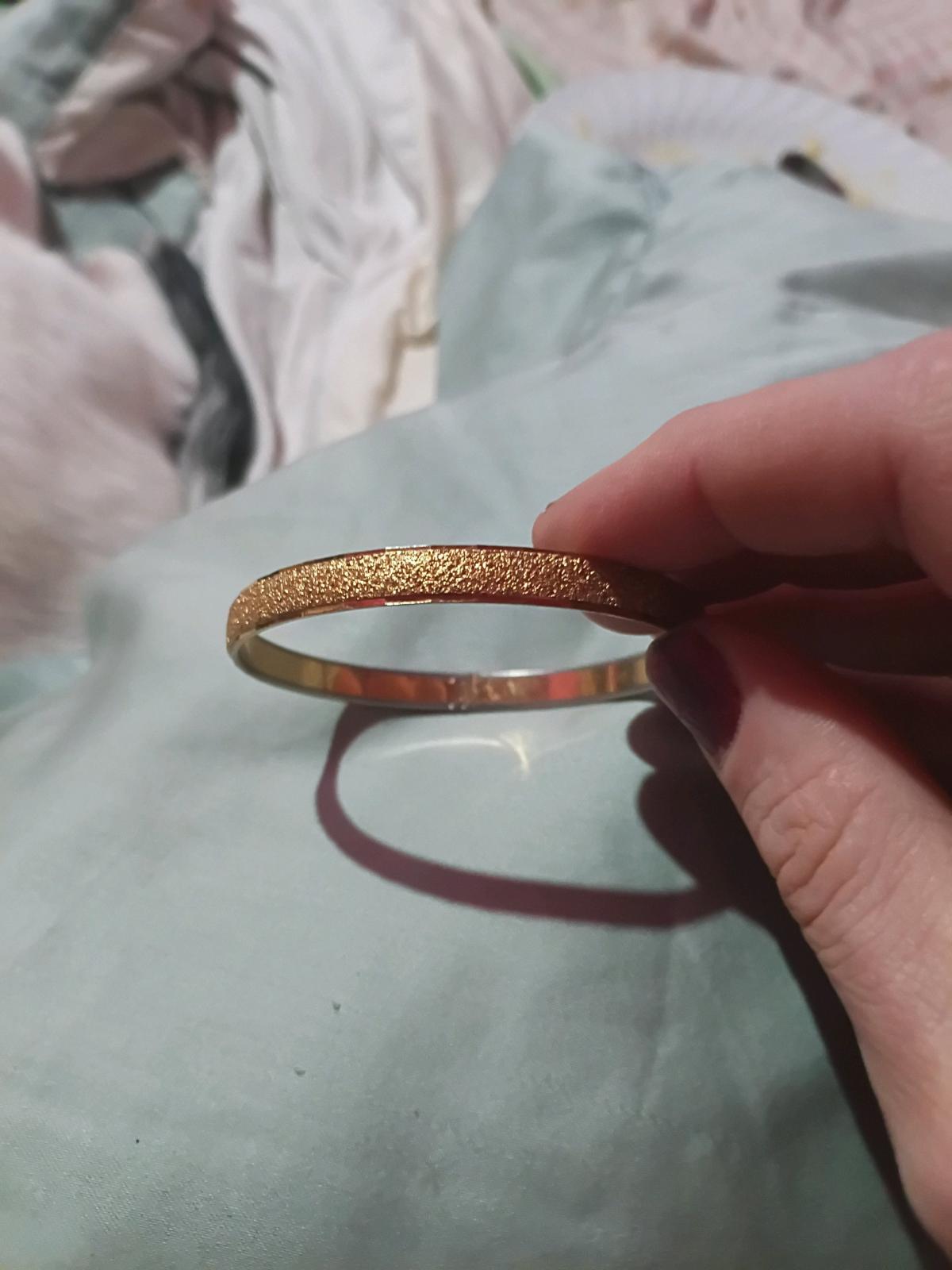 14kt gold vintage bangle bracelet