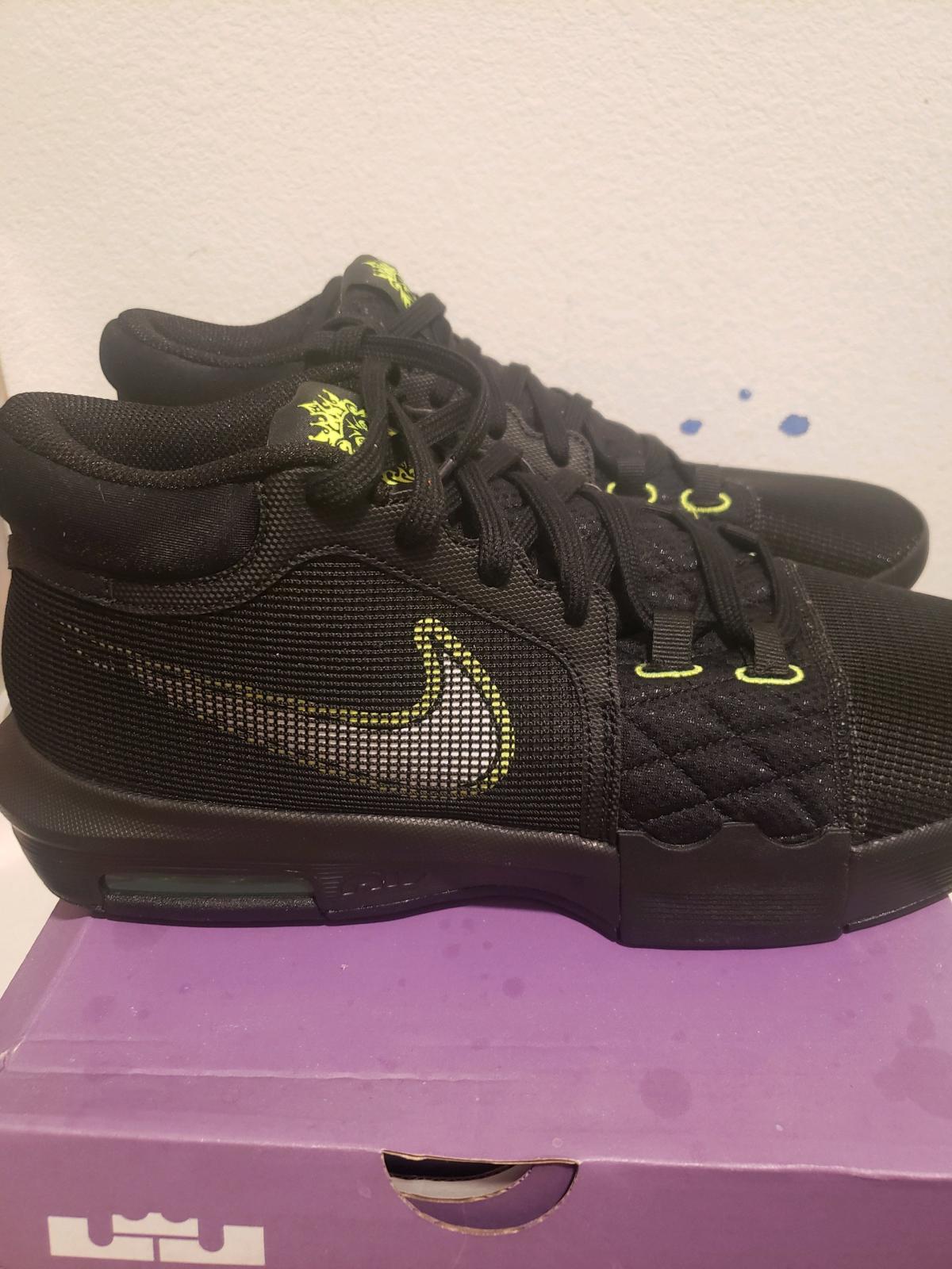 Nike Lebron Witness 8 VIII black Volt Size 12