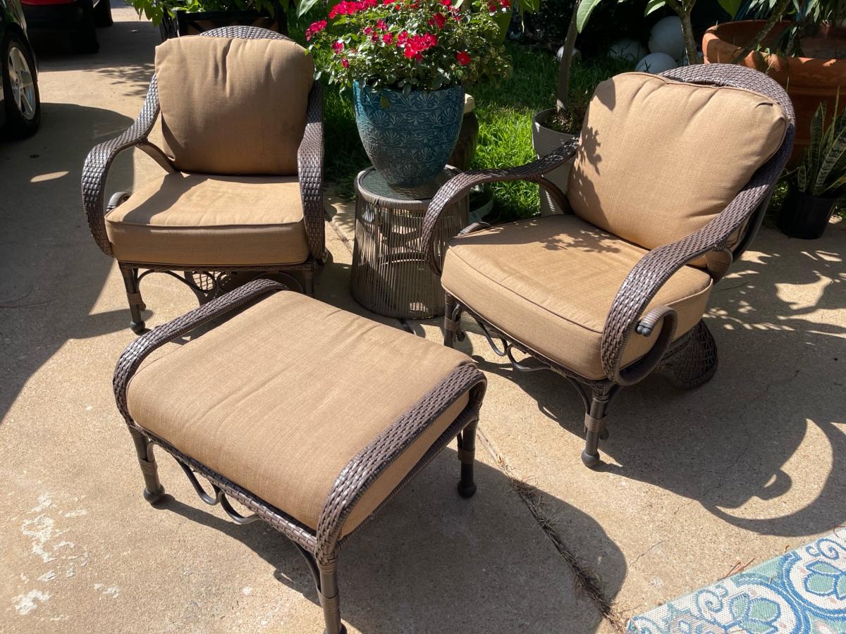 outdoor chairs set