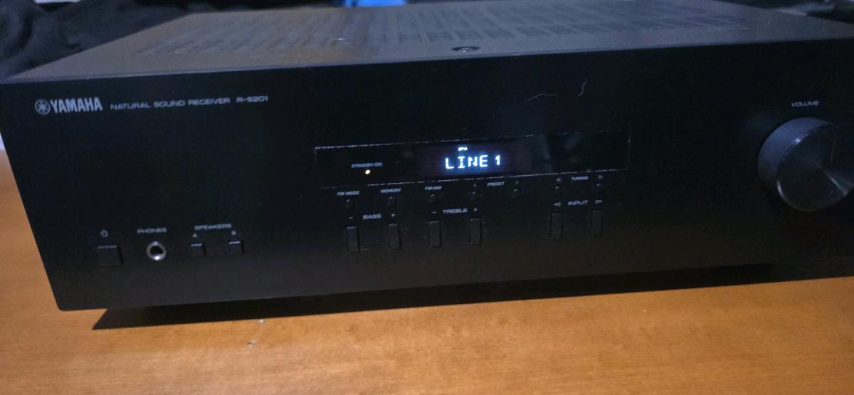 Yamaha RS201 Natural Sound Receiver