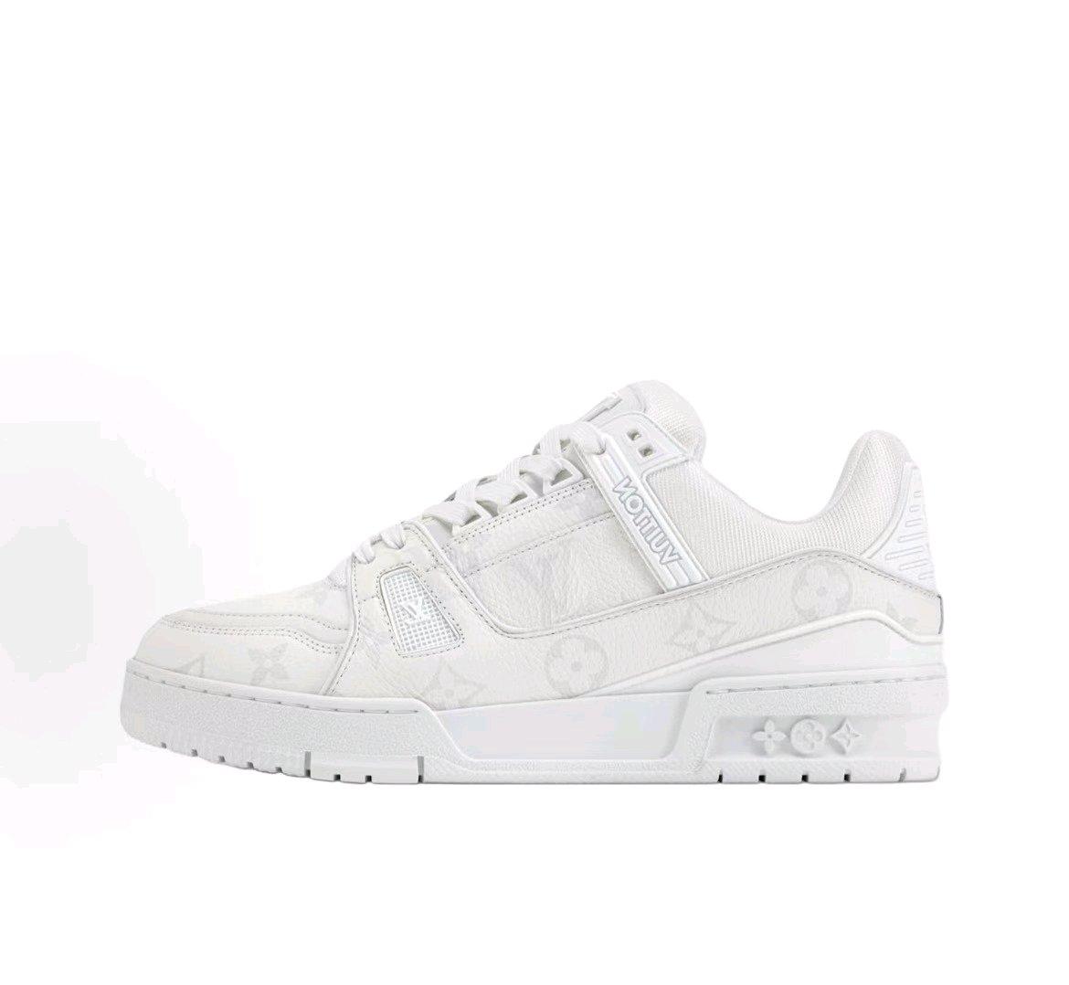 Looking for bulk buyers for shoes Contac