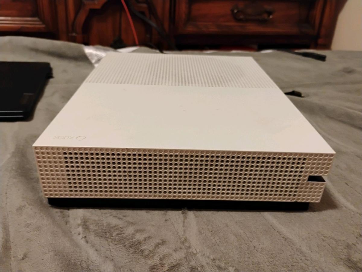 xbox one s with controller console