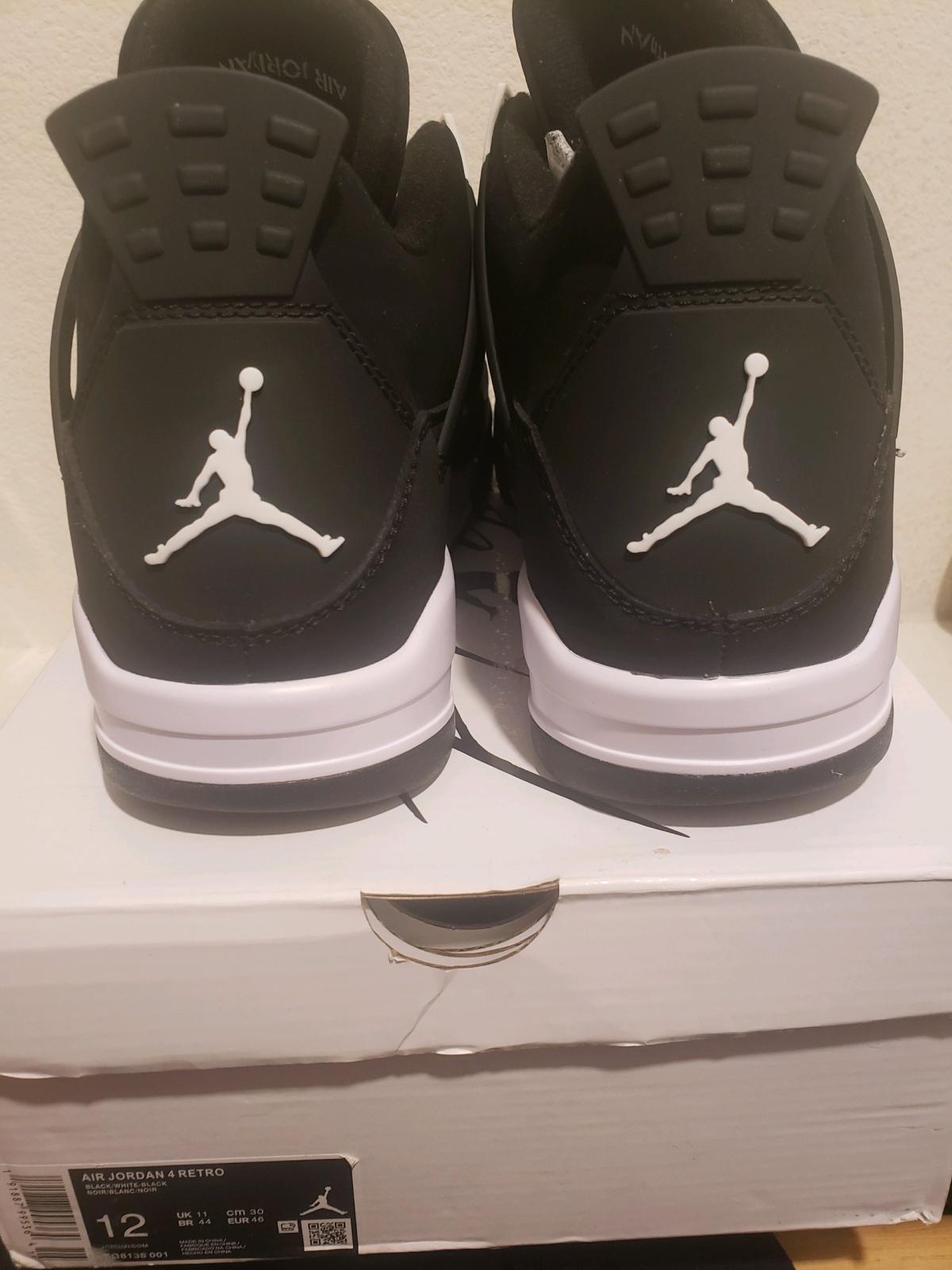 Air Jordan 4 Retro