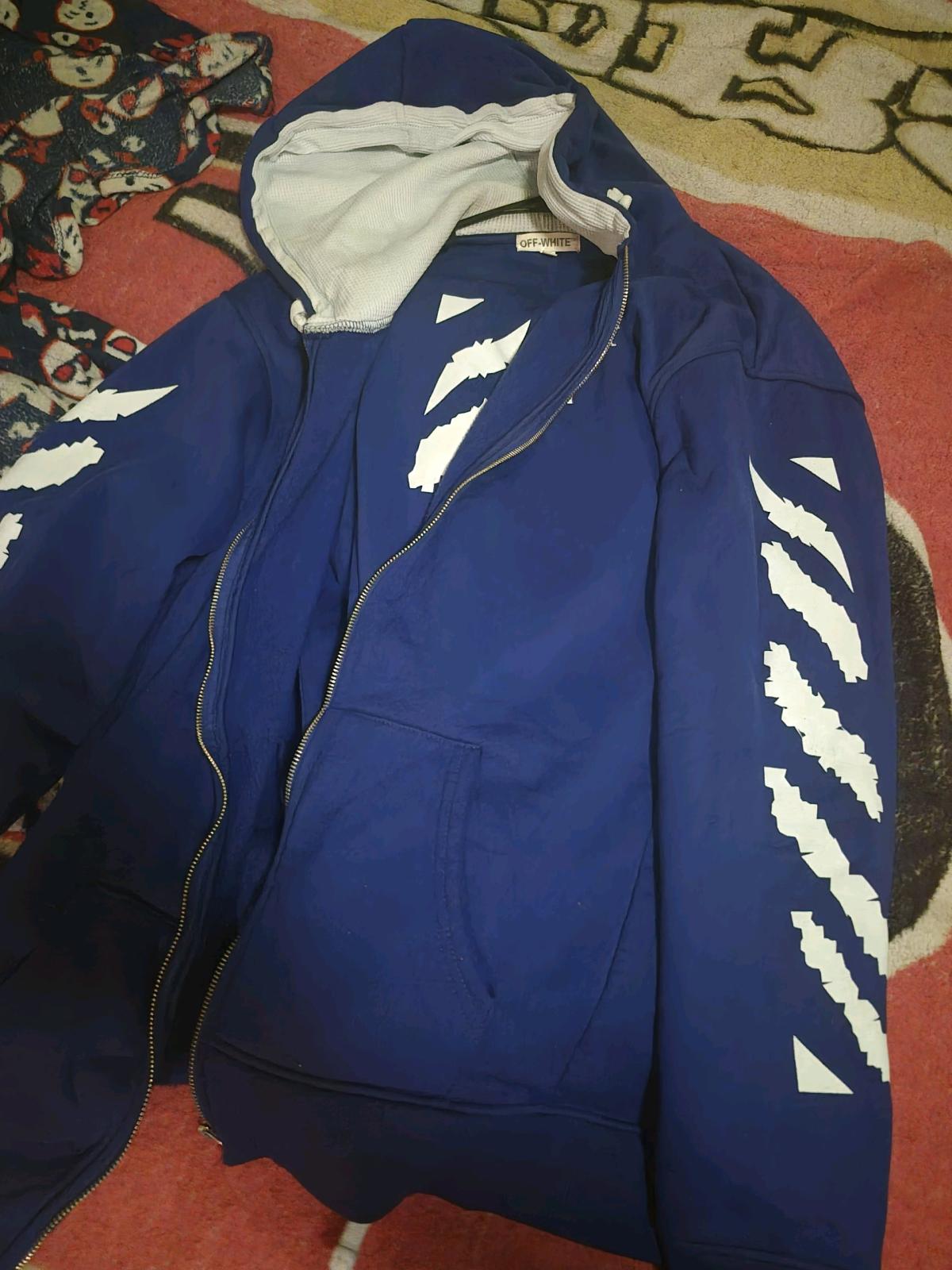 jogging set colors red and white to