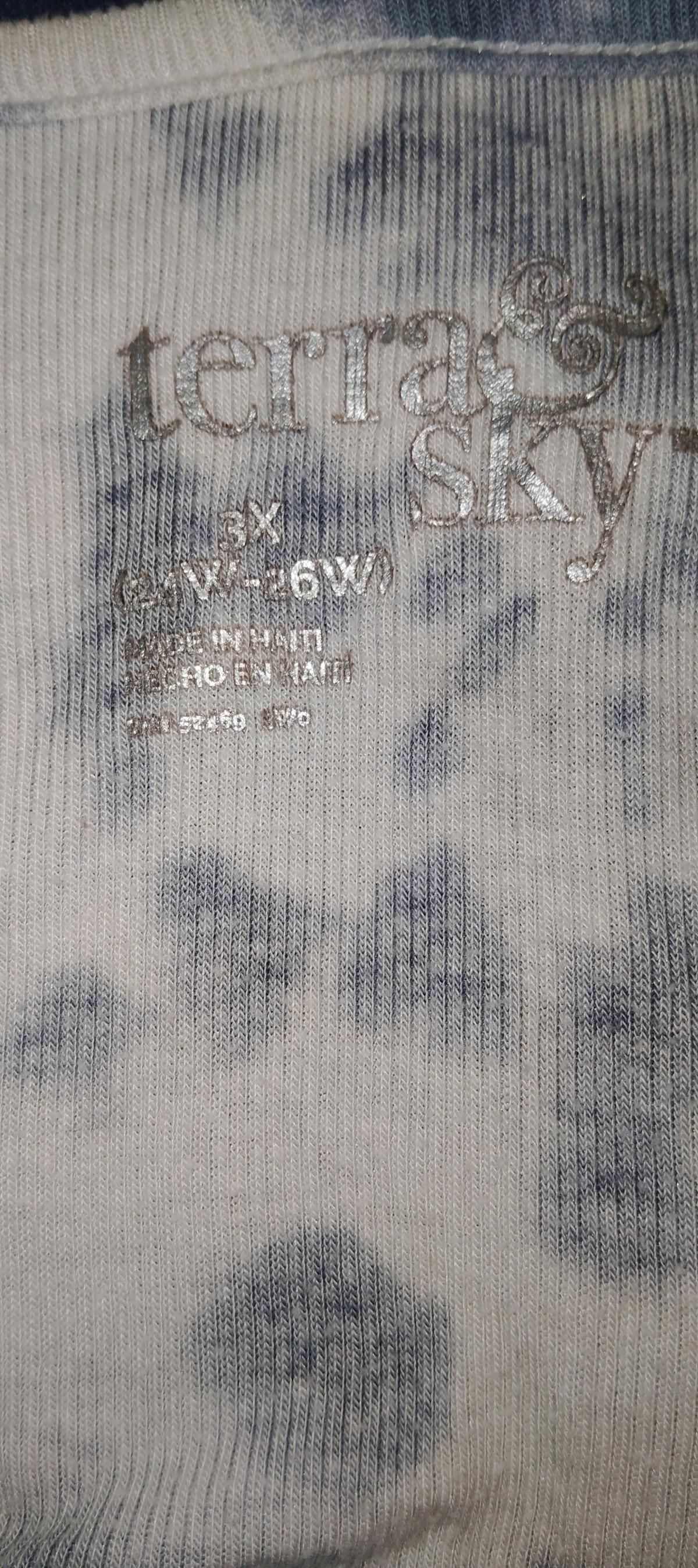 Womens short sleeve Tshirt light blue and white