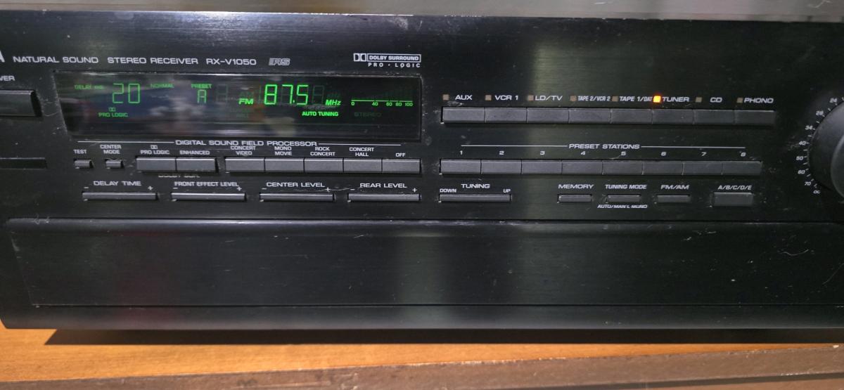 Yamaha RXV1050 Natural Sound Stereo Receiver
