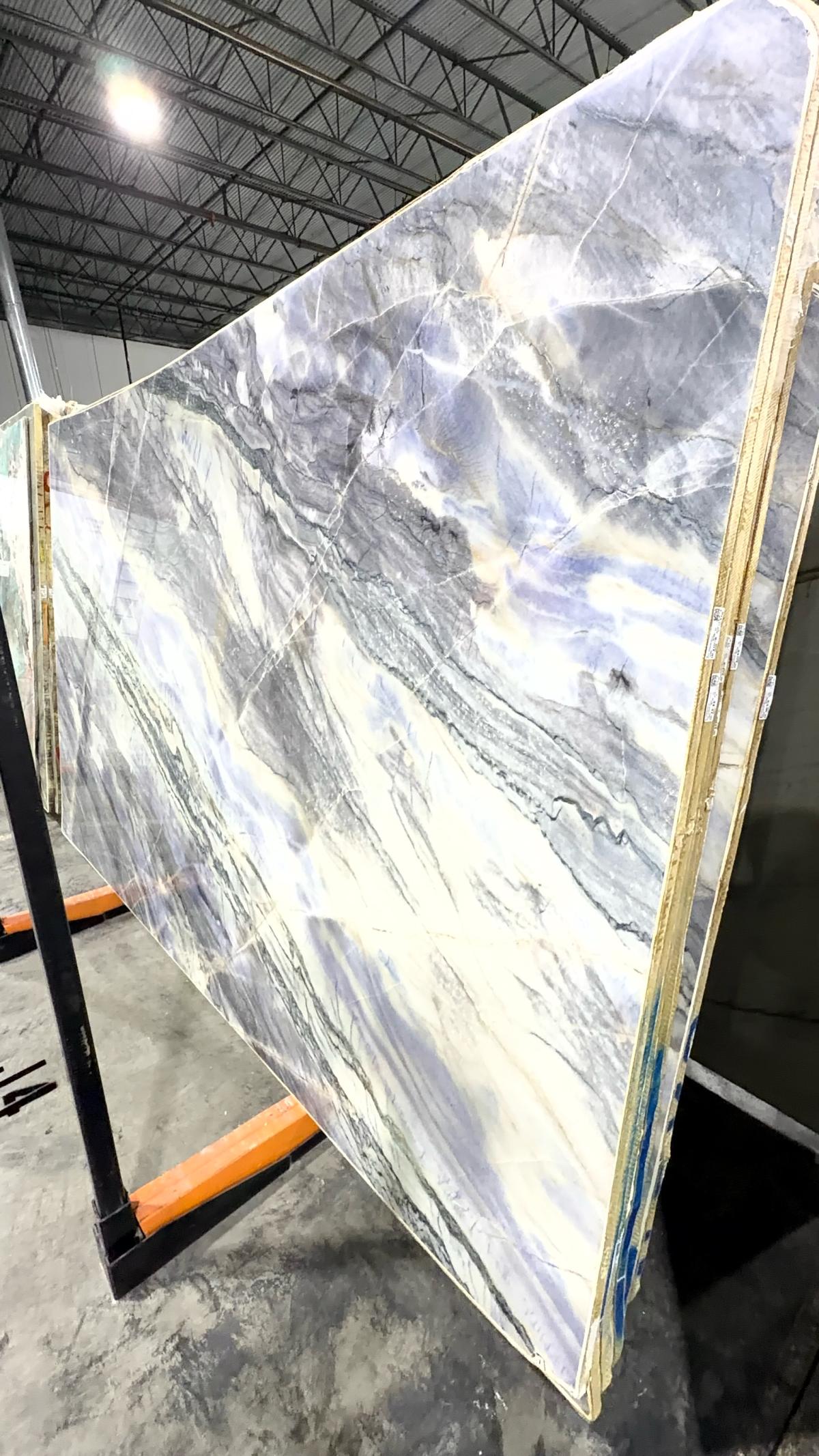 We install granite and quartz kitchen tops