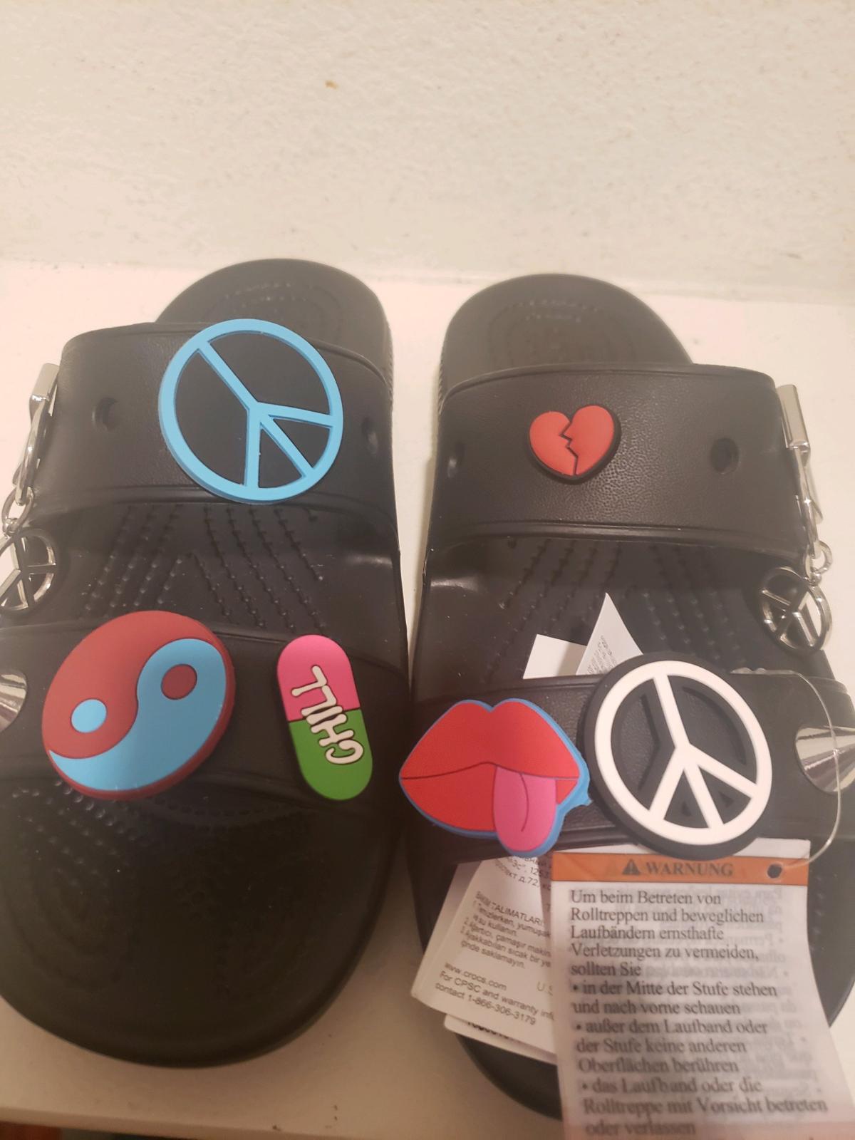 Crocs Classis Sandal with charm