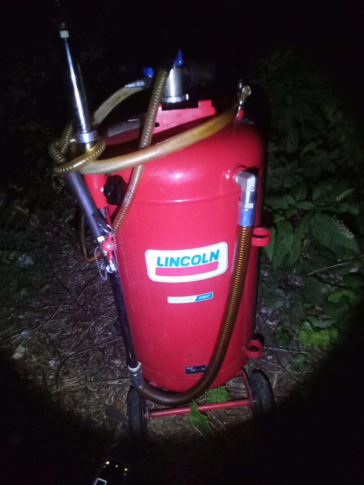 Lincoln oil excavator