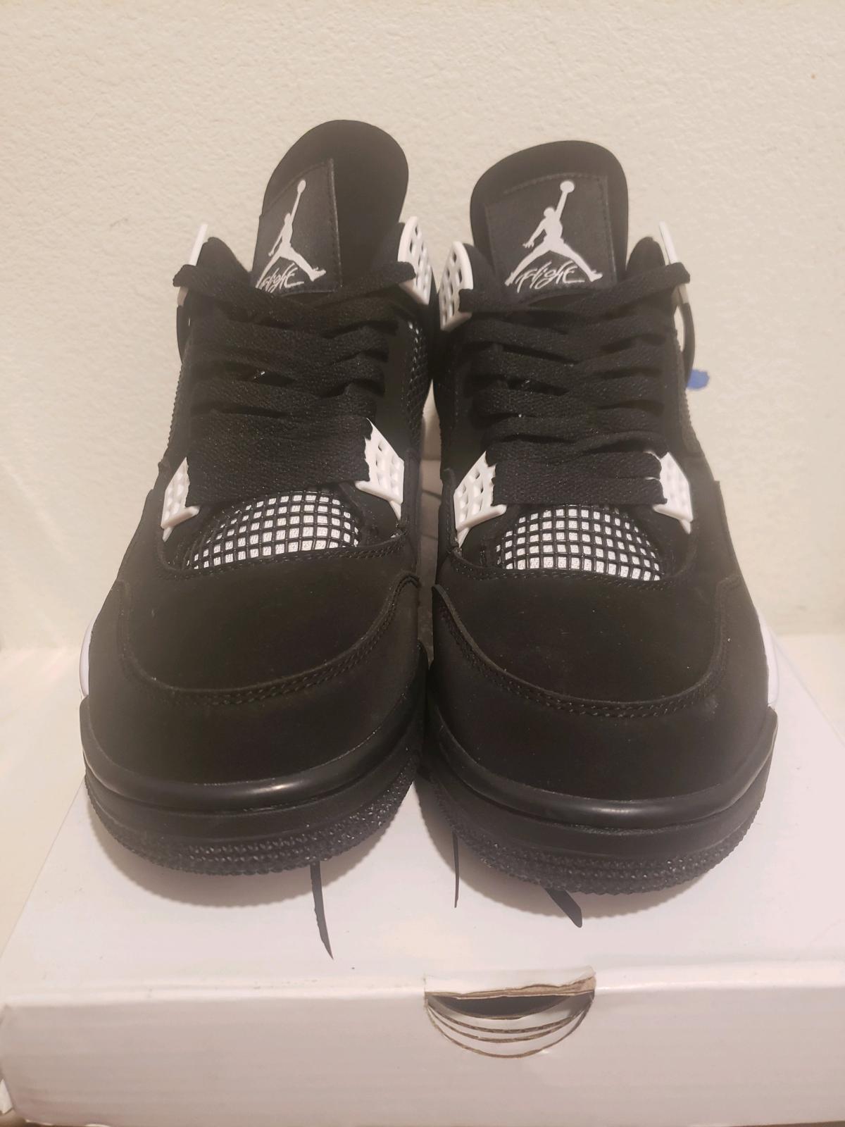 Air Jordan 4 Retro