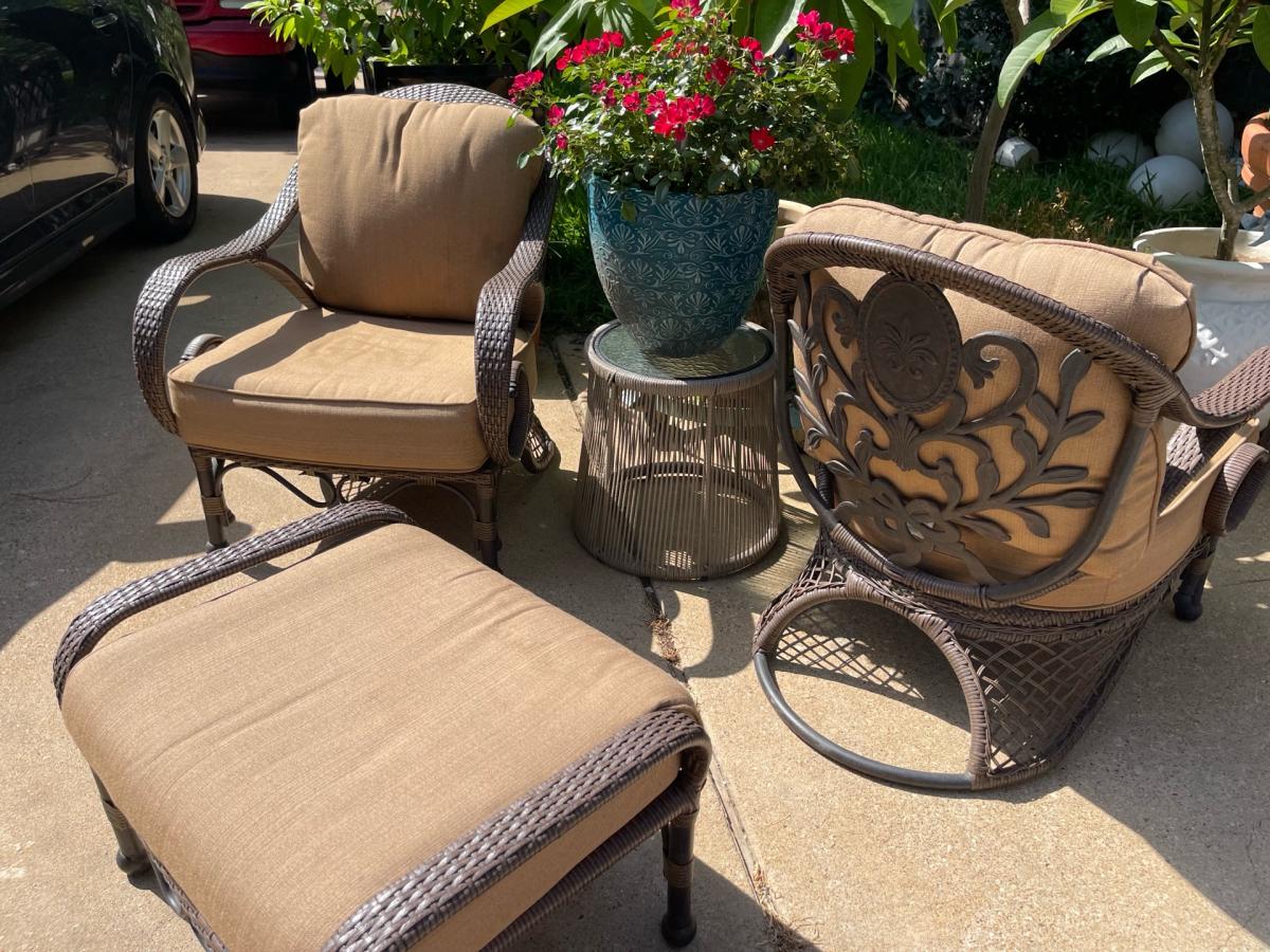 outdoor chairs set