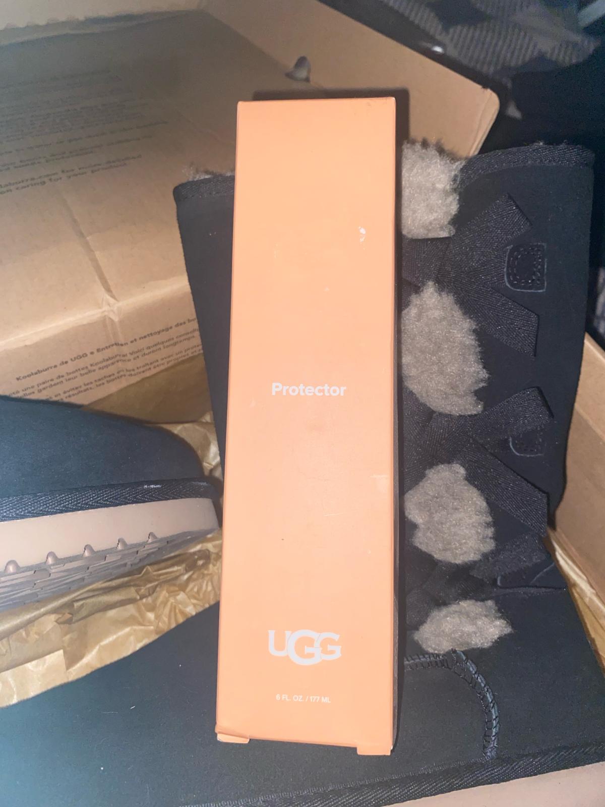 women black furry uggs