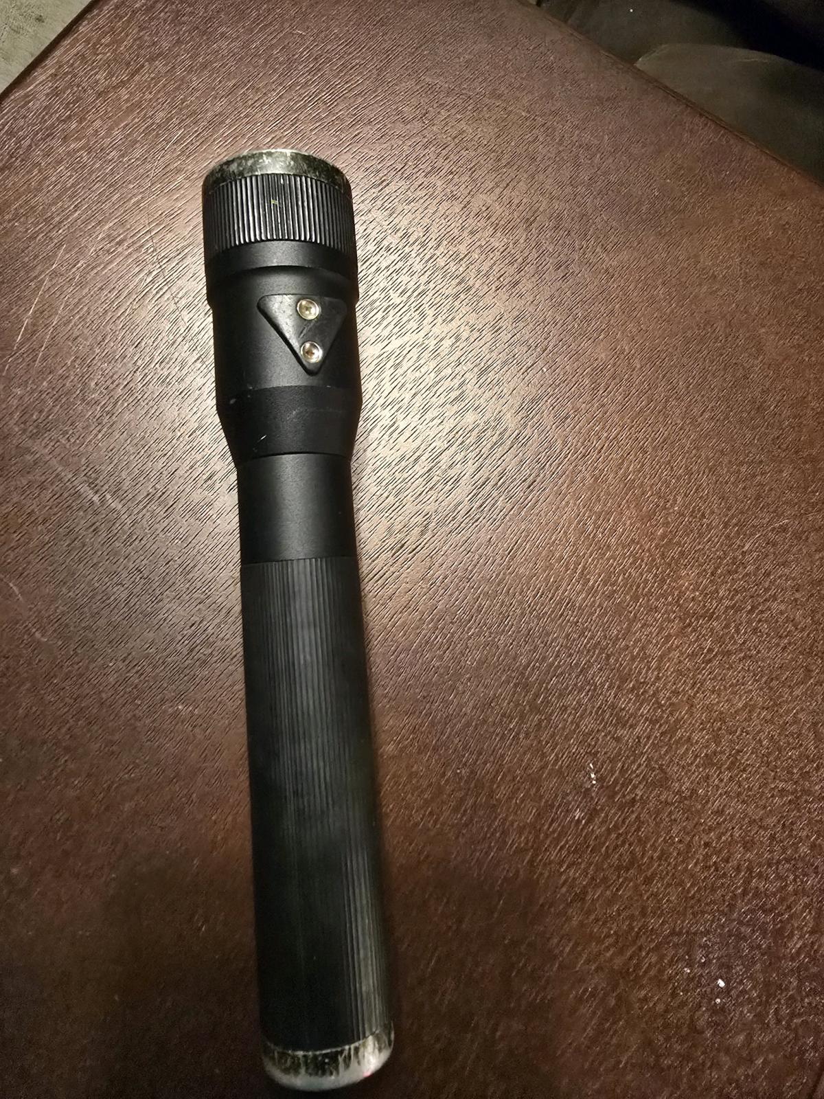 Streamlight Stinger LED Flashlight  Untested  ASIS