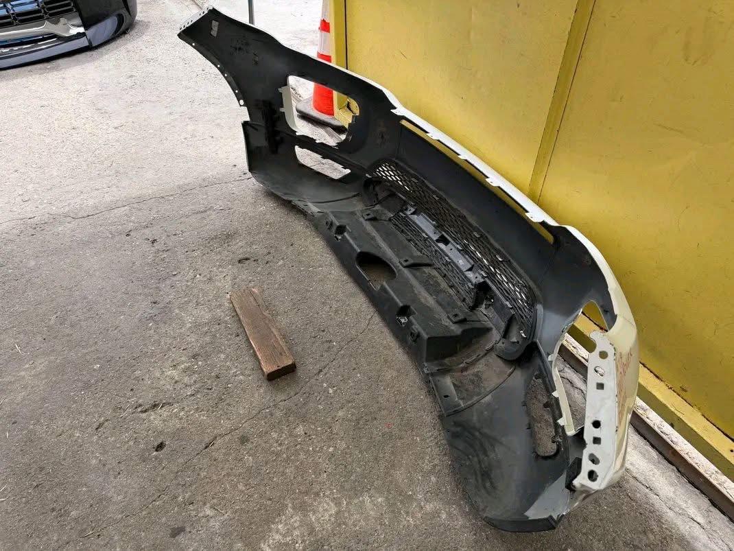2016 2019 RANGE ROVER  EVOQUE FRONT BUMPER