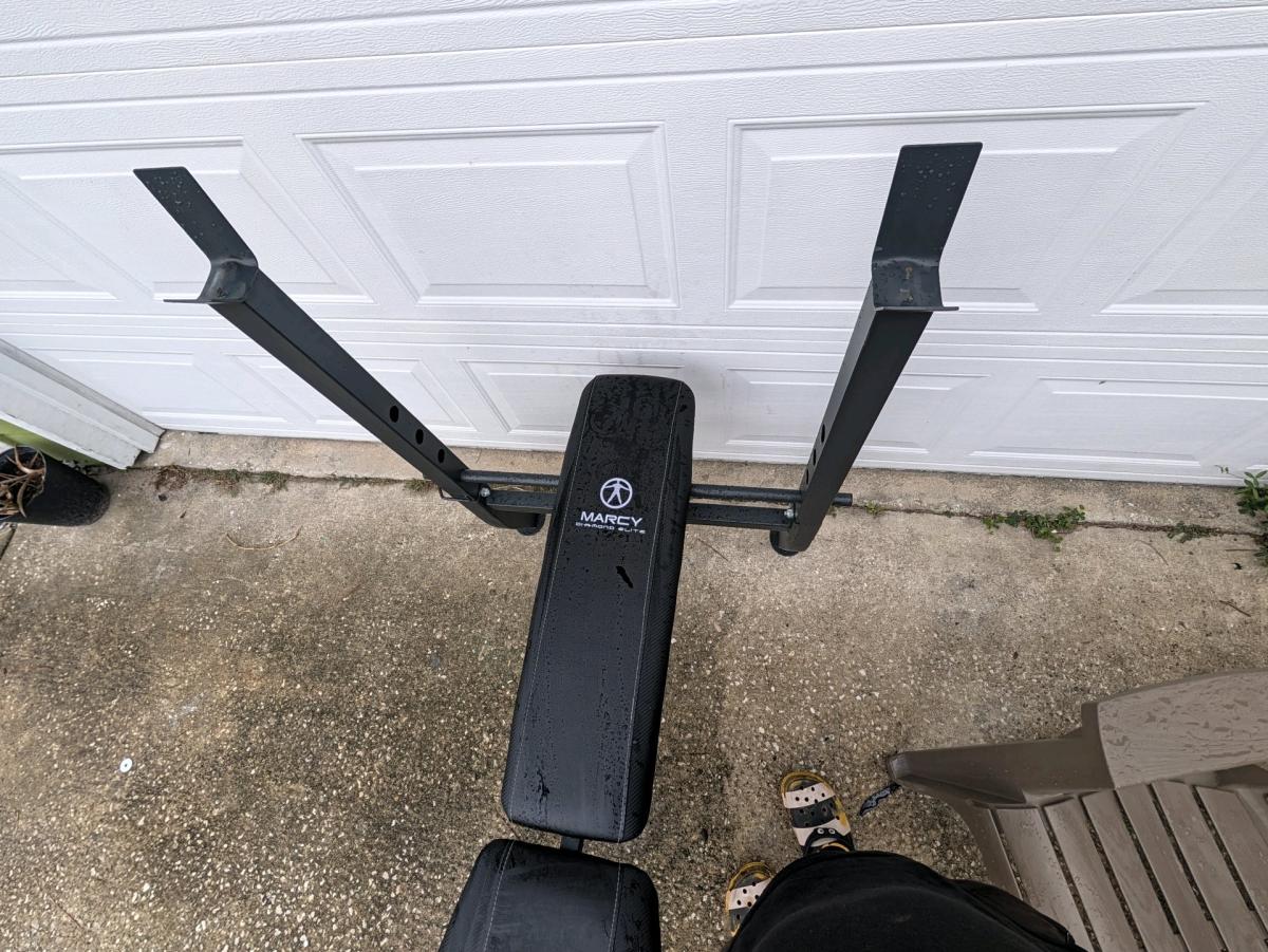 marcy weight bench with 100 lbs of weights