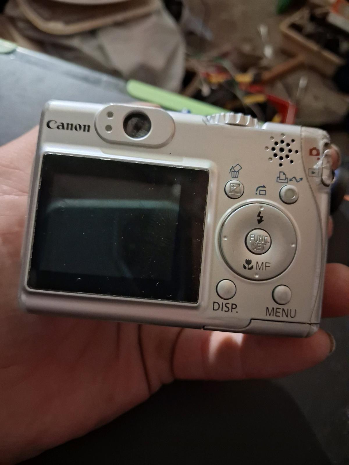 Canon digital camera 35 mm powers hot a530