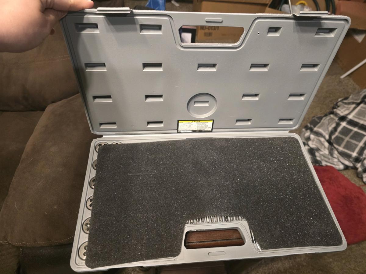 60Piece Tap and Die Set SAE  Metric  Like New