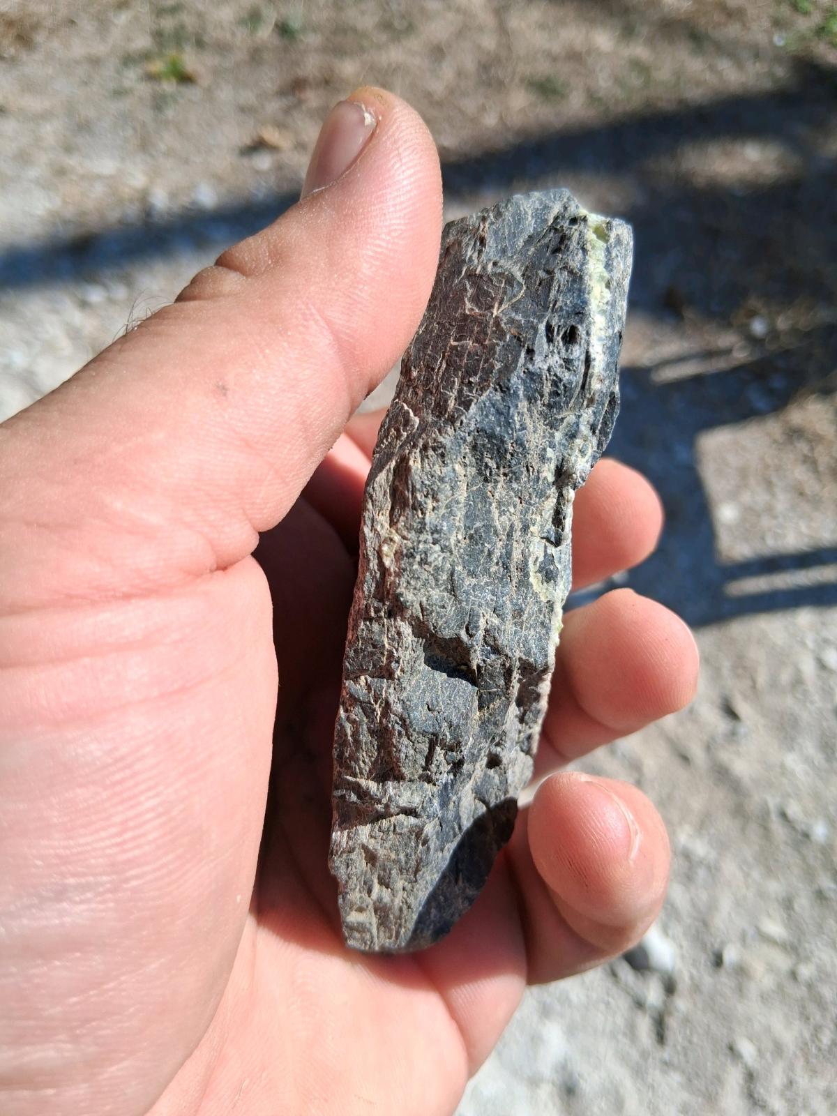 raw green waveillite display from Arkansas