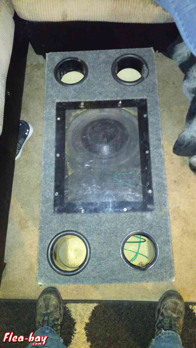 Speakerbox with two 12" in the box