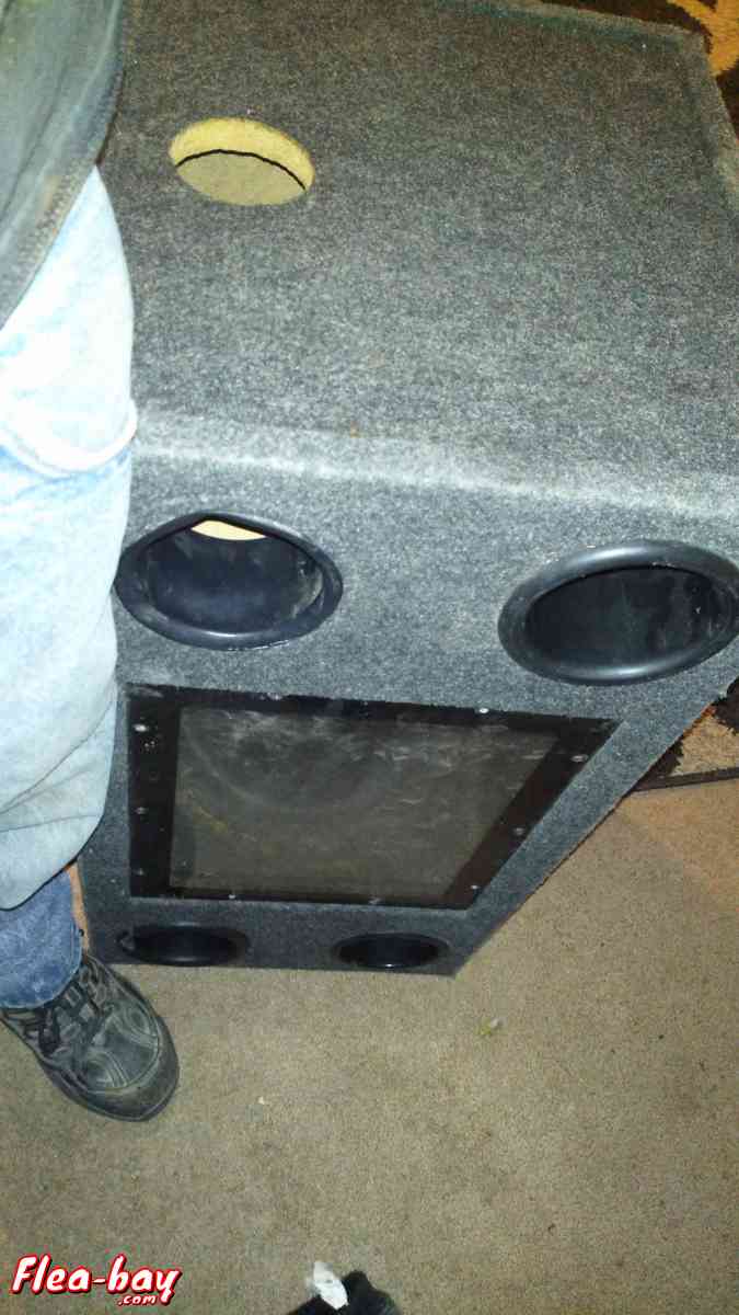 Speakerbox with two 12" in the box