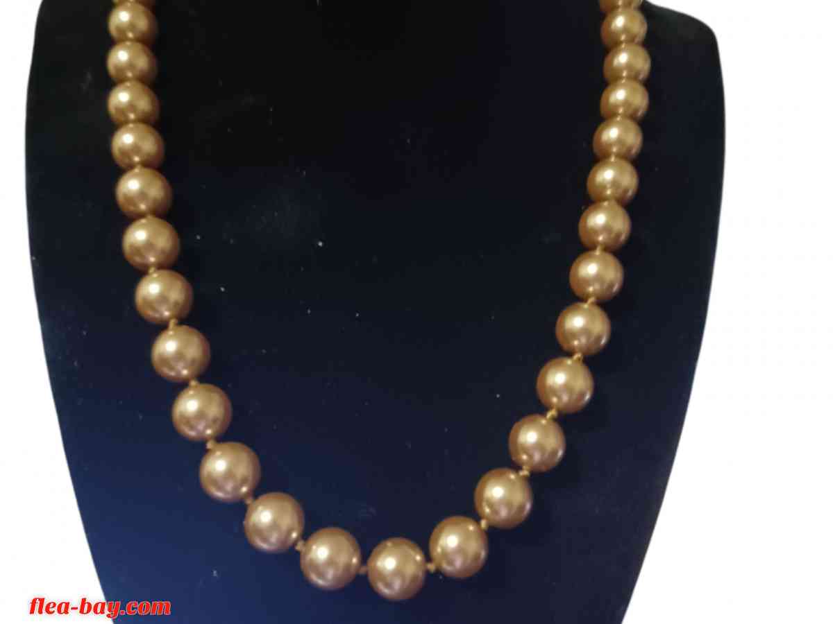 Light brown jewelry set