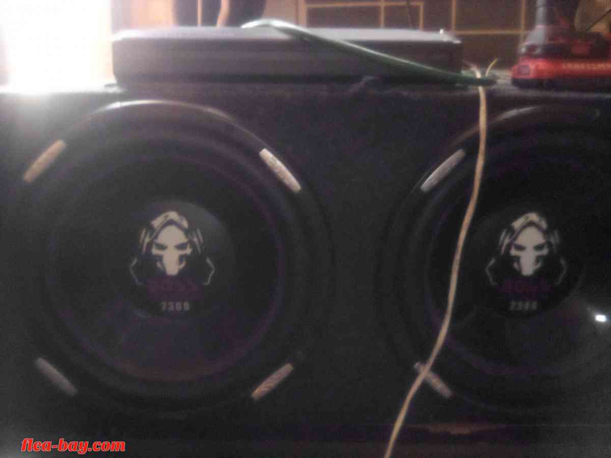 2 12inch boss speakers2300watts and phantom 2500watt anp